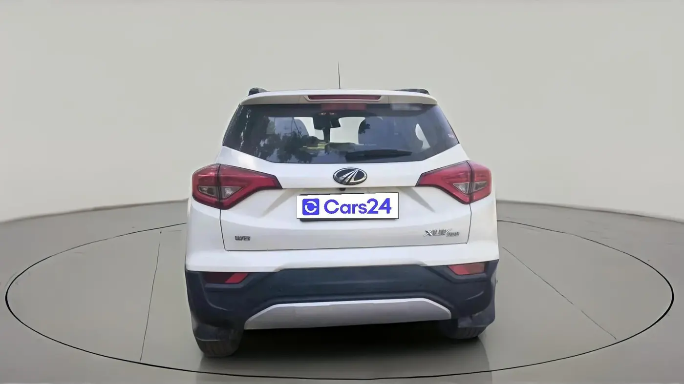 2022 Mahindra XUV300 W8 (O) 1.5 DIESEL, Diesel, Manual, 1,13,330 km, exterior