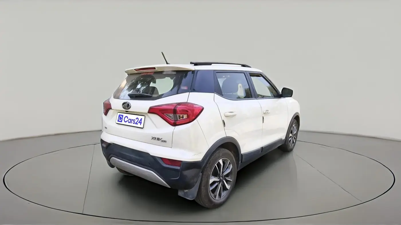2022 Mahindra XUV300 W8 (O) 1.5 DIESEL, Diesel, Manual, 1,13,330 km, exterior