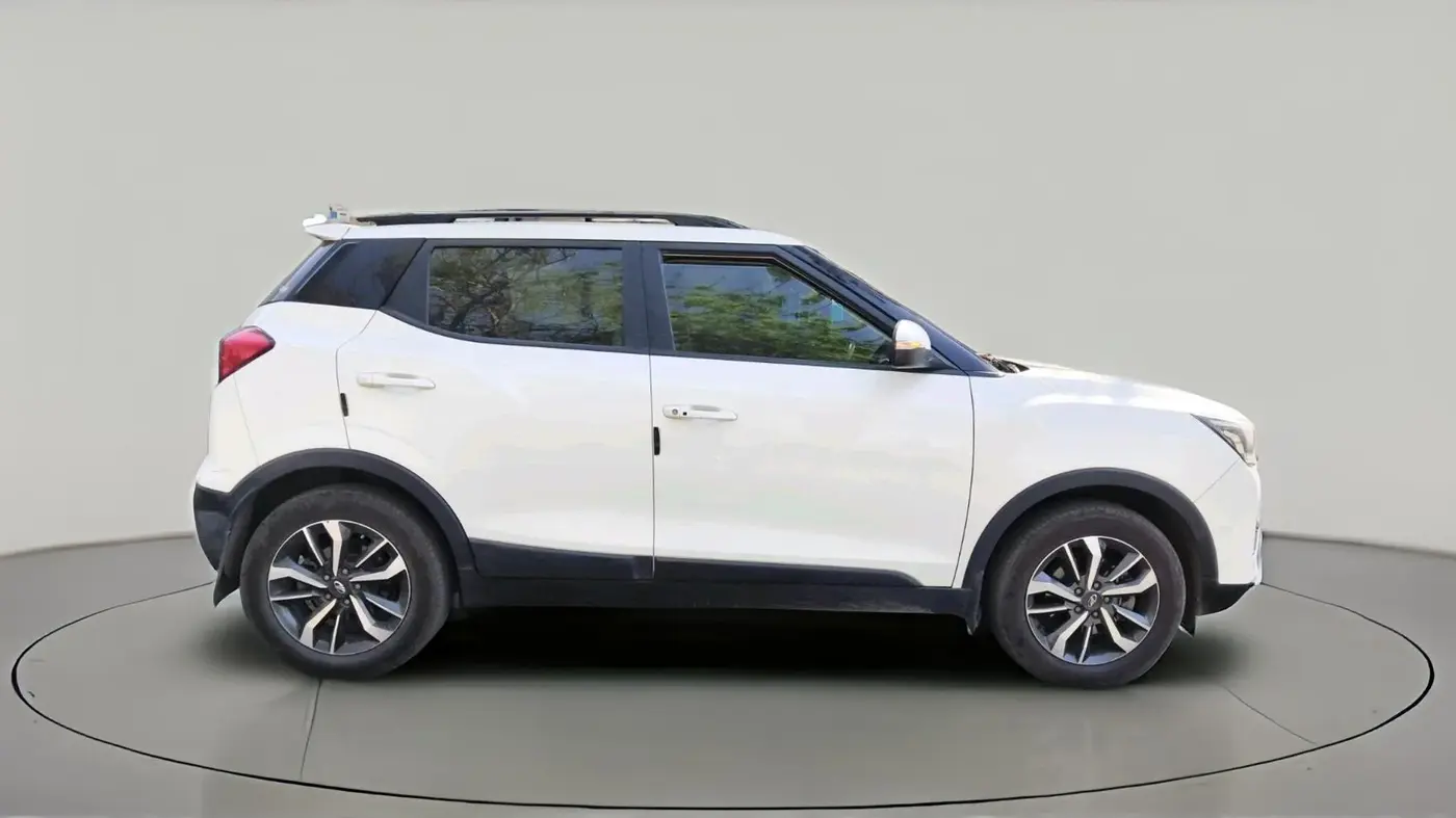 2022 Mahindra XUV300 W8 (O) 1.5 DIESEL, Diesel, Manual, 1,13,330 km, exterior