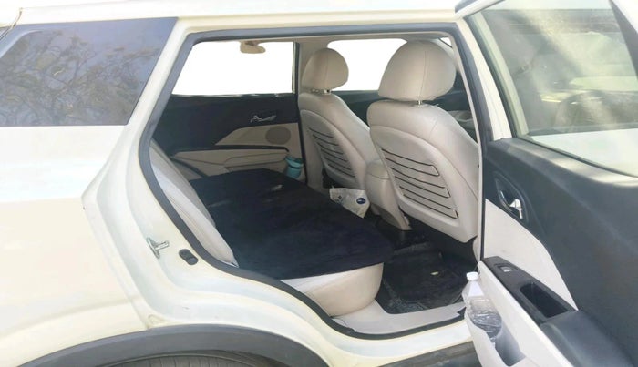 2022 Mahindra XUV300 W8 (O) 1.5 DIESEL, Diesel, Manual, 1,13,330 km, interior