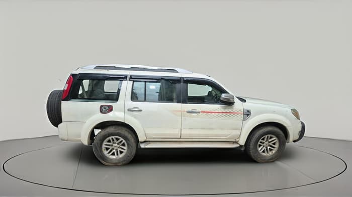 2011 Ford Endeavour 2.5L 4X2 AT, Diesel, Automatic, 1,24,609 km, exterior