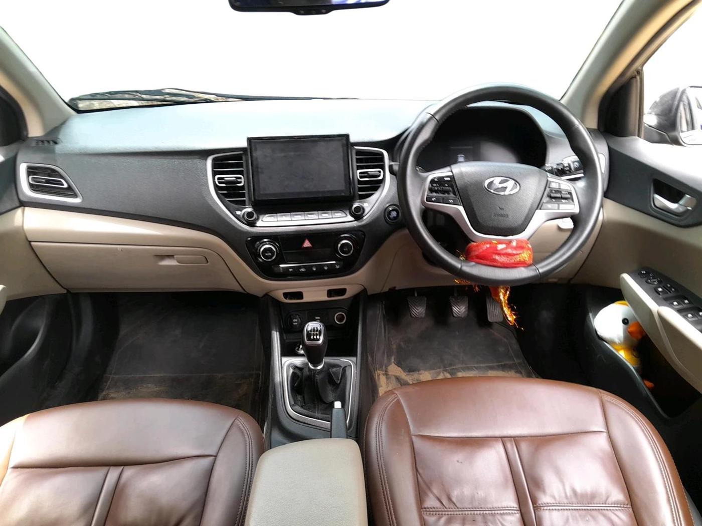 2022 Hyundai Verna SX 1.5 VTVT, Petrol, Manual, 27,443 km, interior