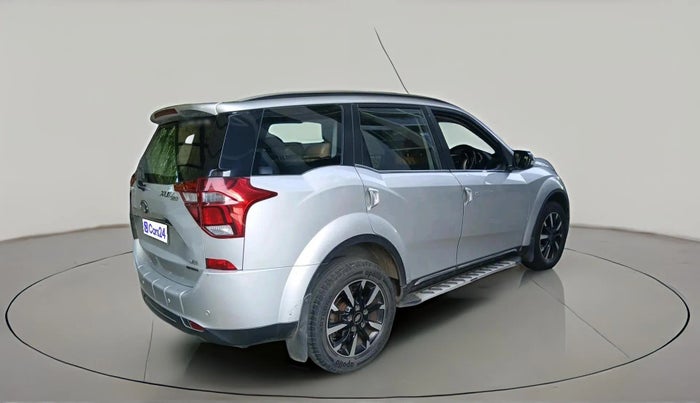 2018 Mahindra XUV500 W11 AT, Diesel, Automatic, 1,34,428 km, exterior