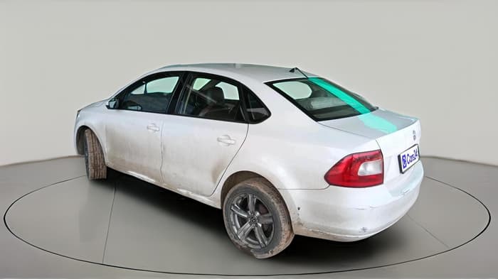 2015 Skoda Rapid 1.5 TDI CR AMBITION PLUS, Diesel, Manual, 2,27,091 km, exterior