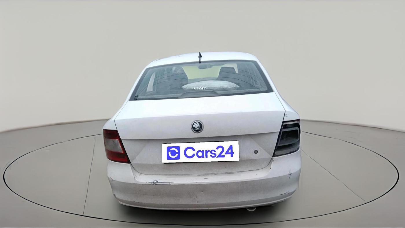2015 Skoda Rapid 1.5 TDI CR AMBITION PLUS, Diesel, Manual, 2,27,091 km, exterior
