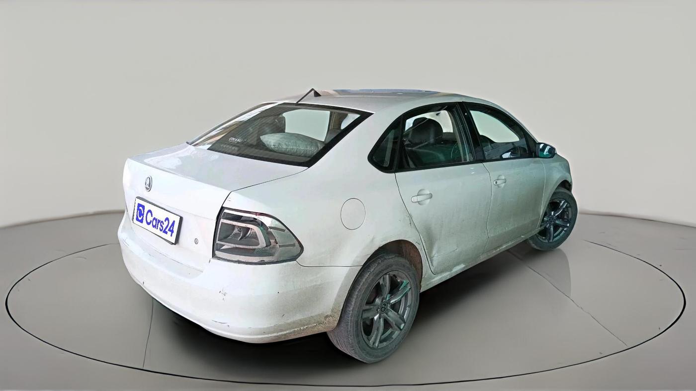 2015 Skoda Rapid 1.5 TDI CR AMBITION PLUS, Diesel, Manual, 2,27,091 km, exterior