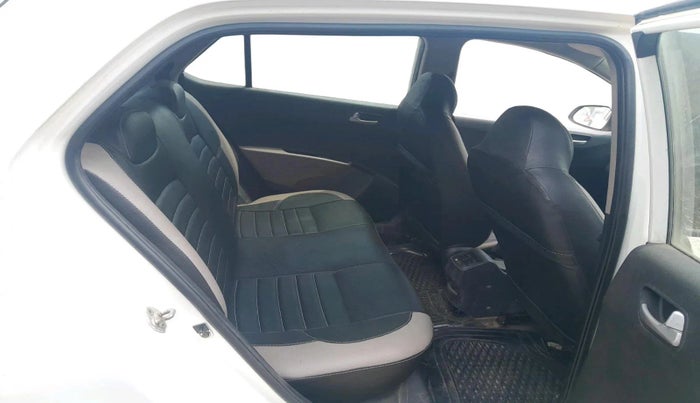 2014 Hyundai Grand i10 SPORTZ 1.1 CRDI, Diesel, Manual, 83,197 km, interior