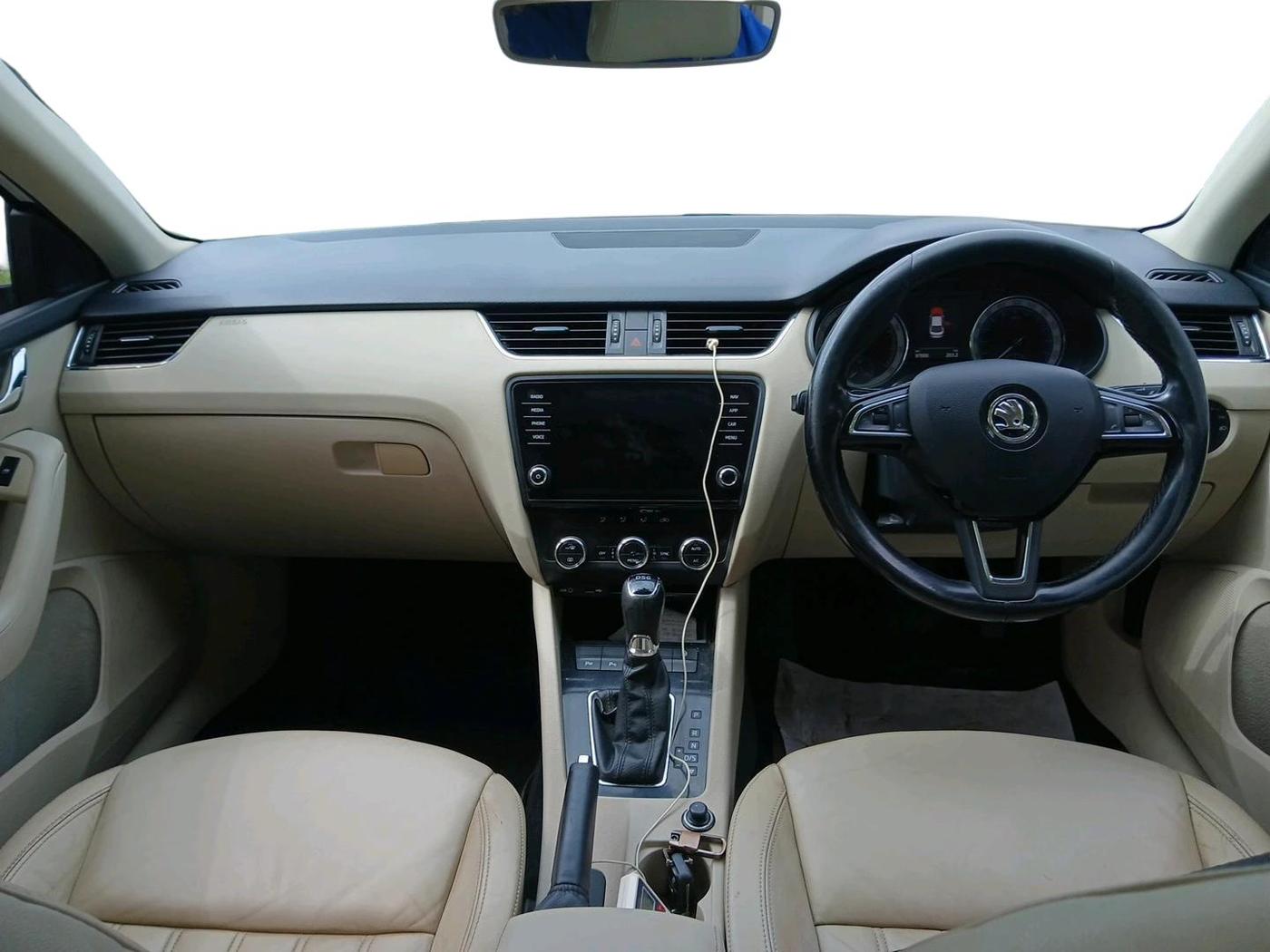 2017 Skoda Octavia STYLE PLUS AT 1.8 TSI, Petrol, Automatic, 97,888 km, interior