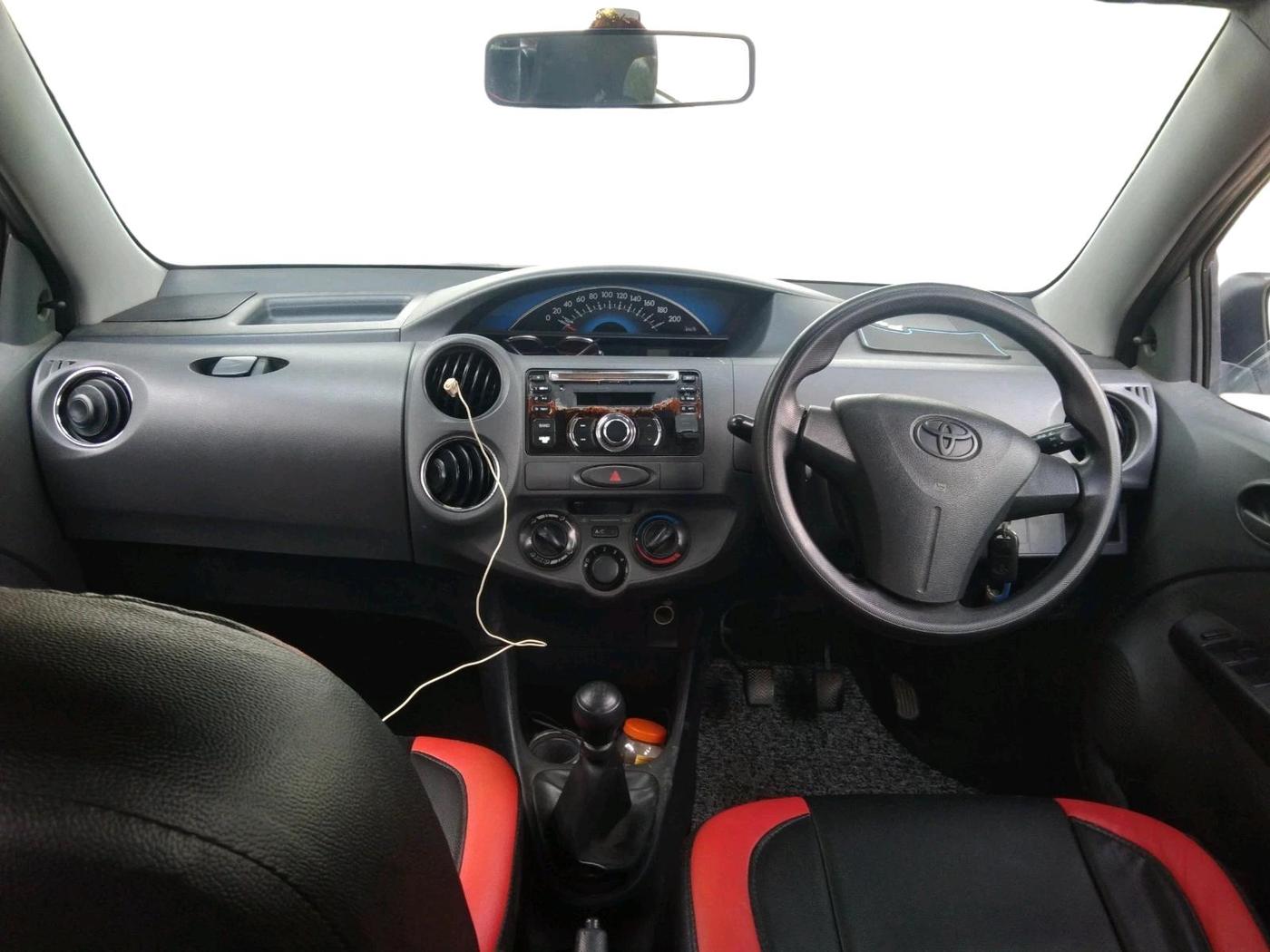 2013 Toyota Etios Liva G, Petrol, Manual, 76,809 km, interior