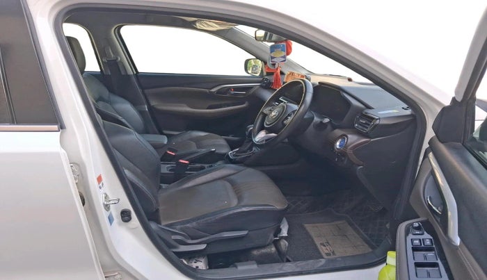 2022 Toyota URBAN CRUISER HYRYDER V HYBRID, Hybrid, Automatic, 65,401 km, interior