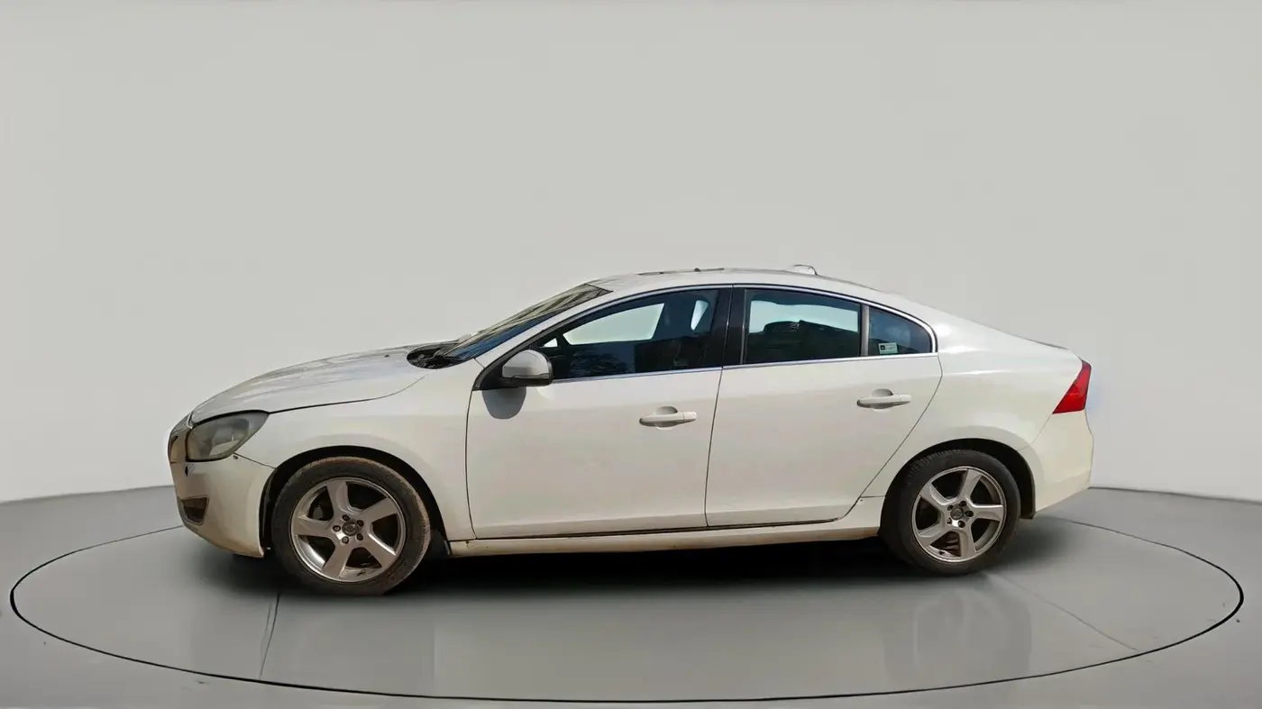 2013 Volvo S60 SUMMUM D4, Diesel, Automatic, 1,13,666 km, exterior