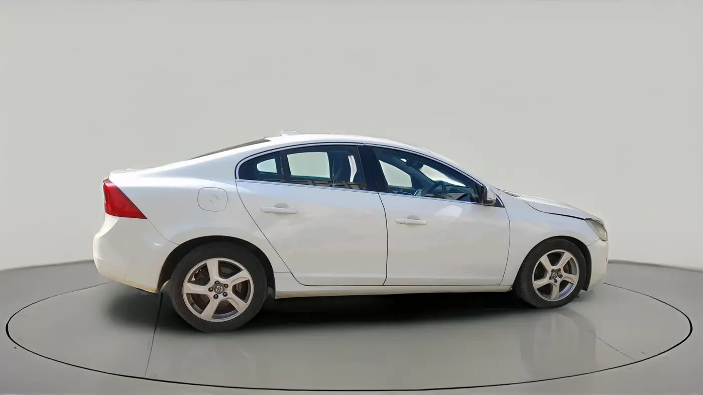 2013 Volvo S60 SUMMUM D4, Diesel, Automatic, 1,13,666 km, exterior
