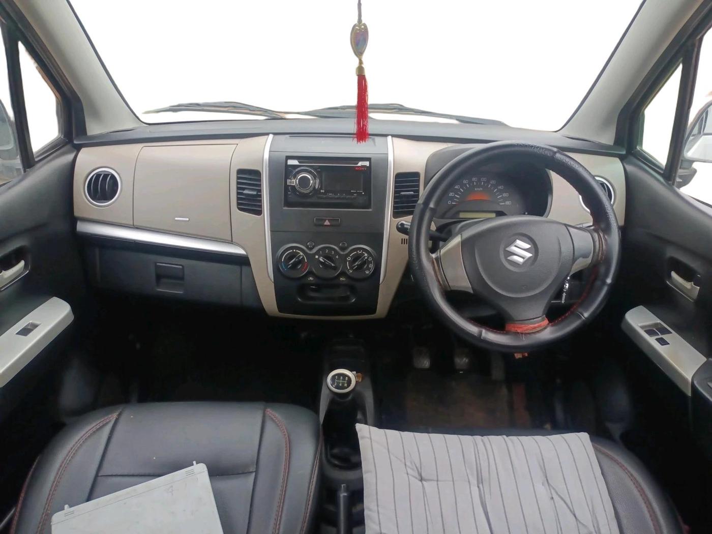 2015 Maruti Wagon R 1.0 LXI, Petrol, Manual, 95,676 km, interior