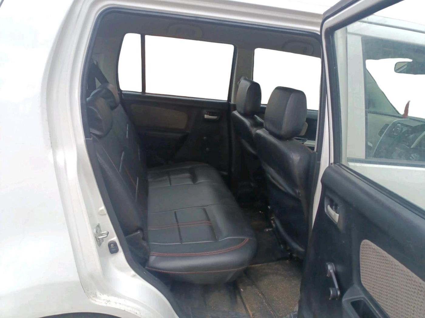 2015 Maruti Wagon R 1.0 LXI, Petrol, Manual, 95,676 km, interior