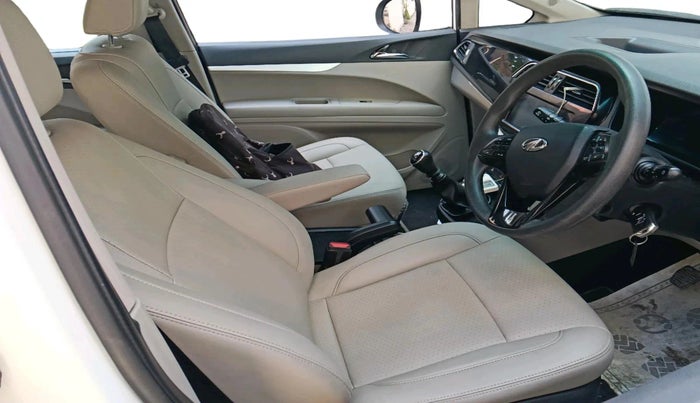 2020 Mahindra MARAZZO M8 8 STR, Diesel, Manual, 93,984 km, interior