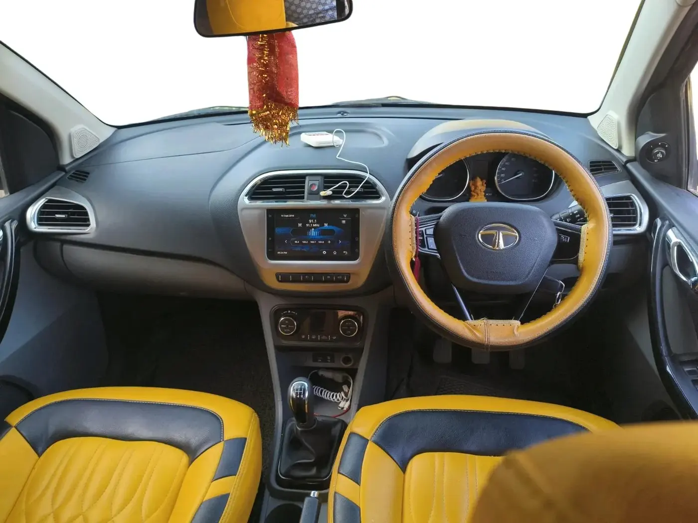 2019 Tata TIGOR XZ PLUS PETROL, CNG, Manual, 71,529 km, interior