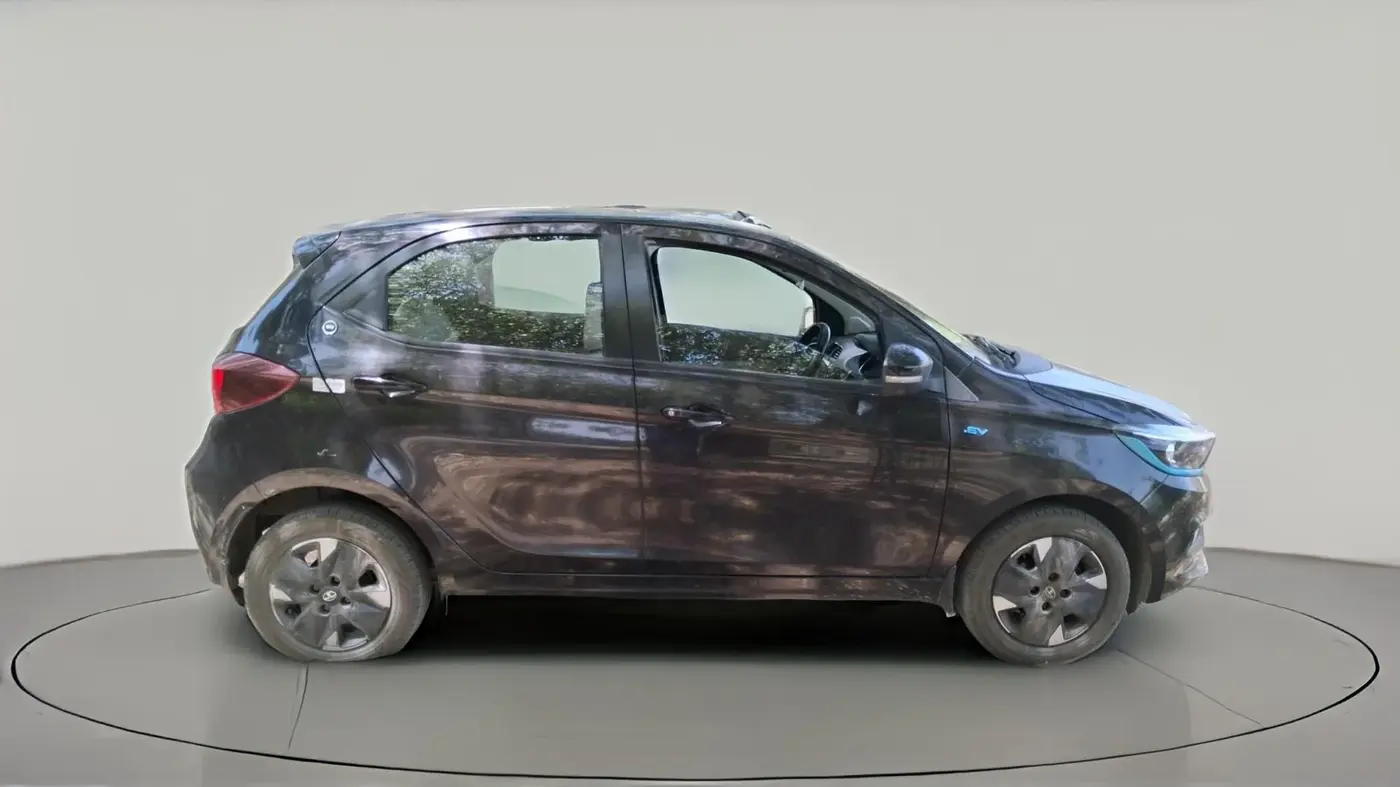 2023 Tata TIAGO EV XZ PLUS TECH LUX LONG RANGE, Electric, Automatic, 78,516 km, exterior