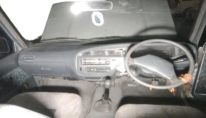 2002 Toyota Qualis  2.4 D FS, Diesel, Manual, 1,30,345 km, interior