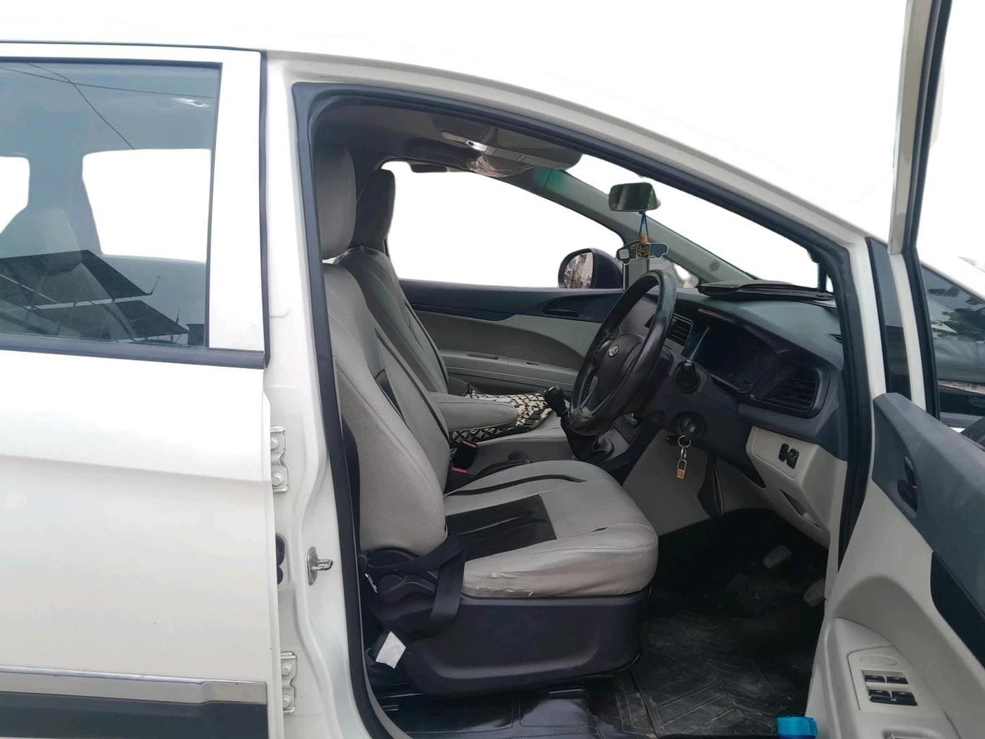 2019 Mahindra MARAZZO M2 8 STR, Diesel, Manual, 2,00,440 km, interior