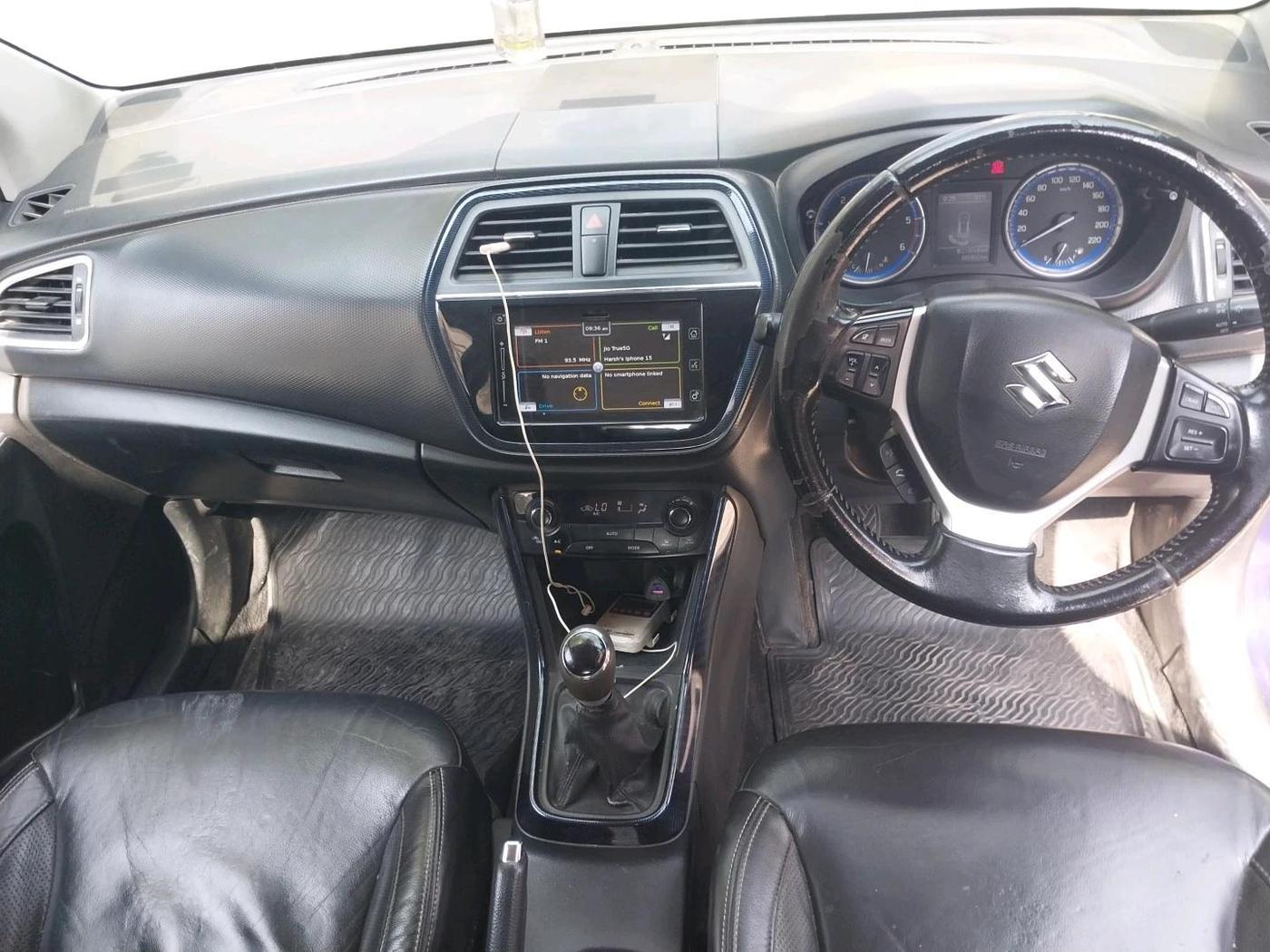 2016 Maruti S Cross ALPHA 1.6, Diesel, Manual, 88,360 km, interior