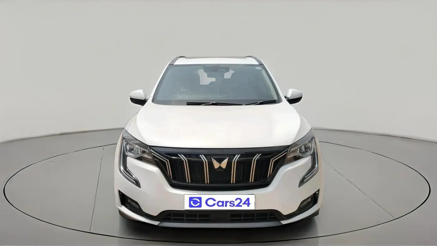 2022 Mahindra XUV700 AX 7 D MT 7 STR, Diesel, Manual, 1,12,274 km, exterior