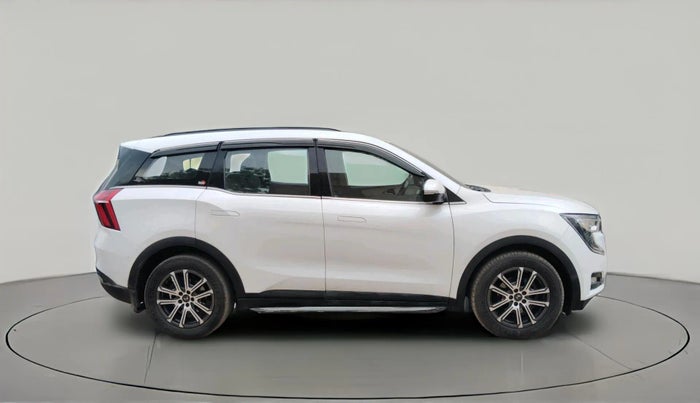 2022 Mahindra XUV700 AX 7 D MT 7 STR, Diesel, Manual, 1,12,274 km, exterior
