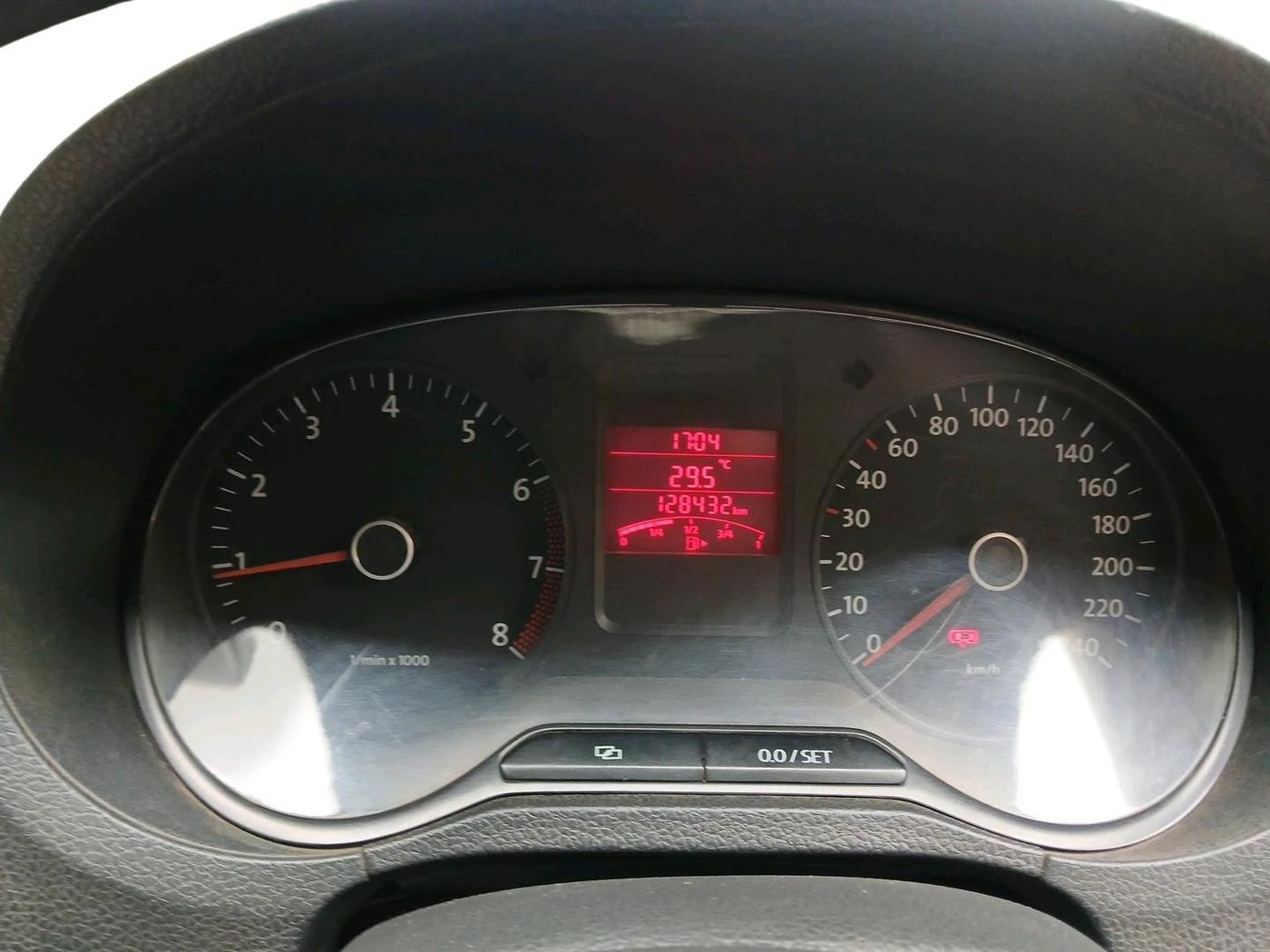 2011 Volkswagen Polo TRENDLINE 1.2L PETROL, Petrol, Manual, 1,28,432 km, interior