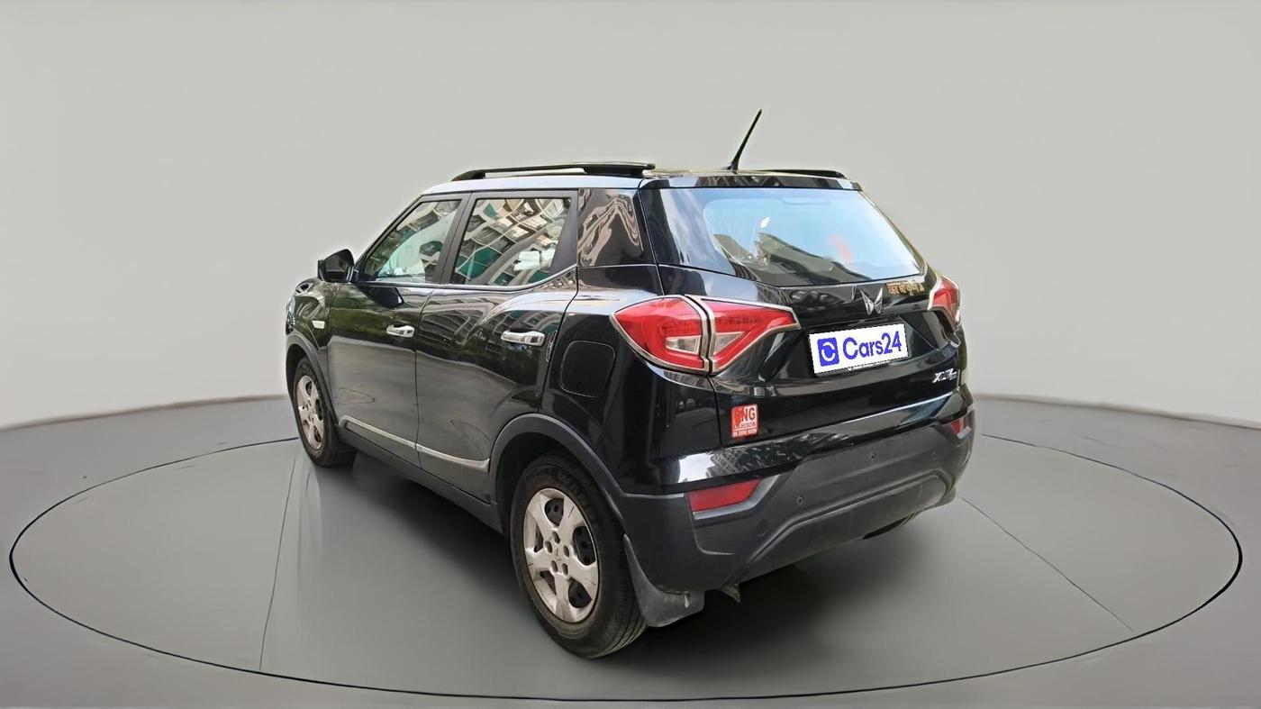 2023 Mahindra XUV300 W6 1.2 PETROL, CNG, Manual, 20,354 km, exterior