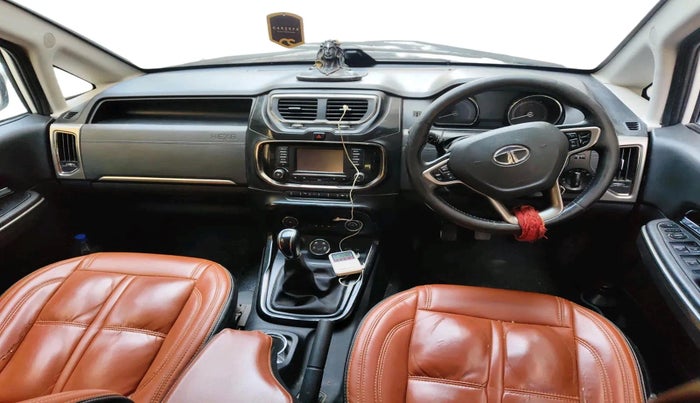 2017 Tata Hexa XT 4X2 7 STR, Diesel, Manual, 1,55,630 km, interior