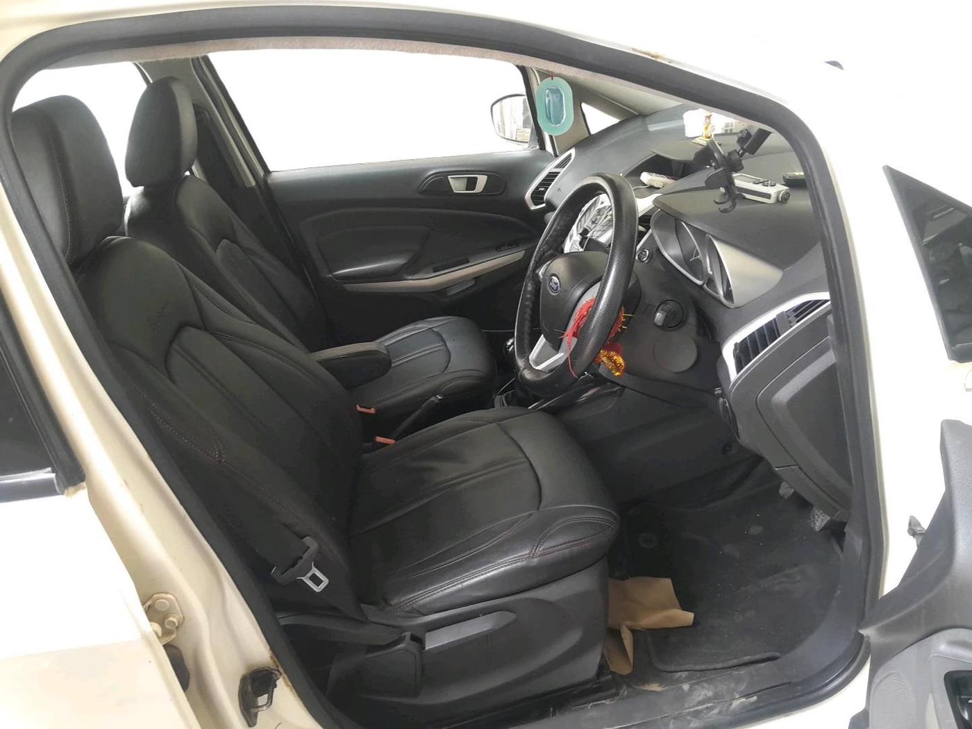 2014 Ford Ecosport TITANIUM 1.5L DIESEL, Diesel, Manual, 1,00,000 km, interior
