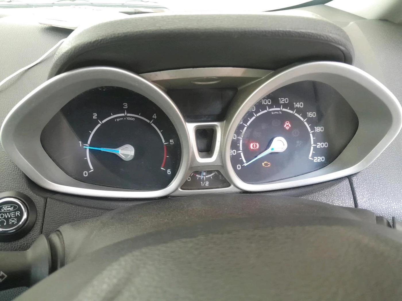 2014 Ford Ecosport TITANIUM 1.5L DIESEL, Diesel, Manual, 1,00,000 km, interior