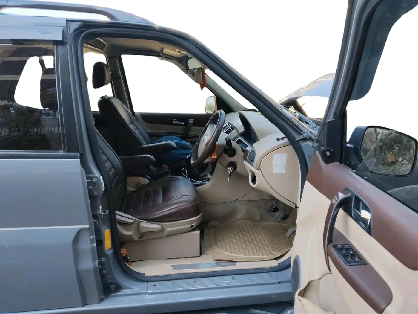 2014 Tata Safari Storme 2.2 VX 4X2, Diesel, Manual, 94,019 km, interior