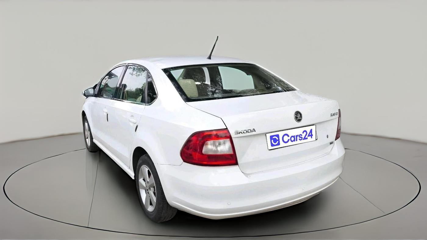 2016 Skoda Rapid STYLE 1.5 TDI AT, Diesel, Automatic, 87,341 km, exterior