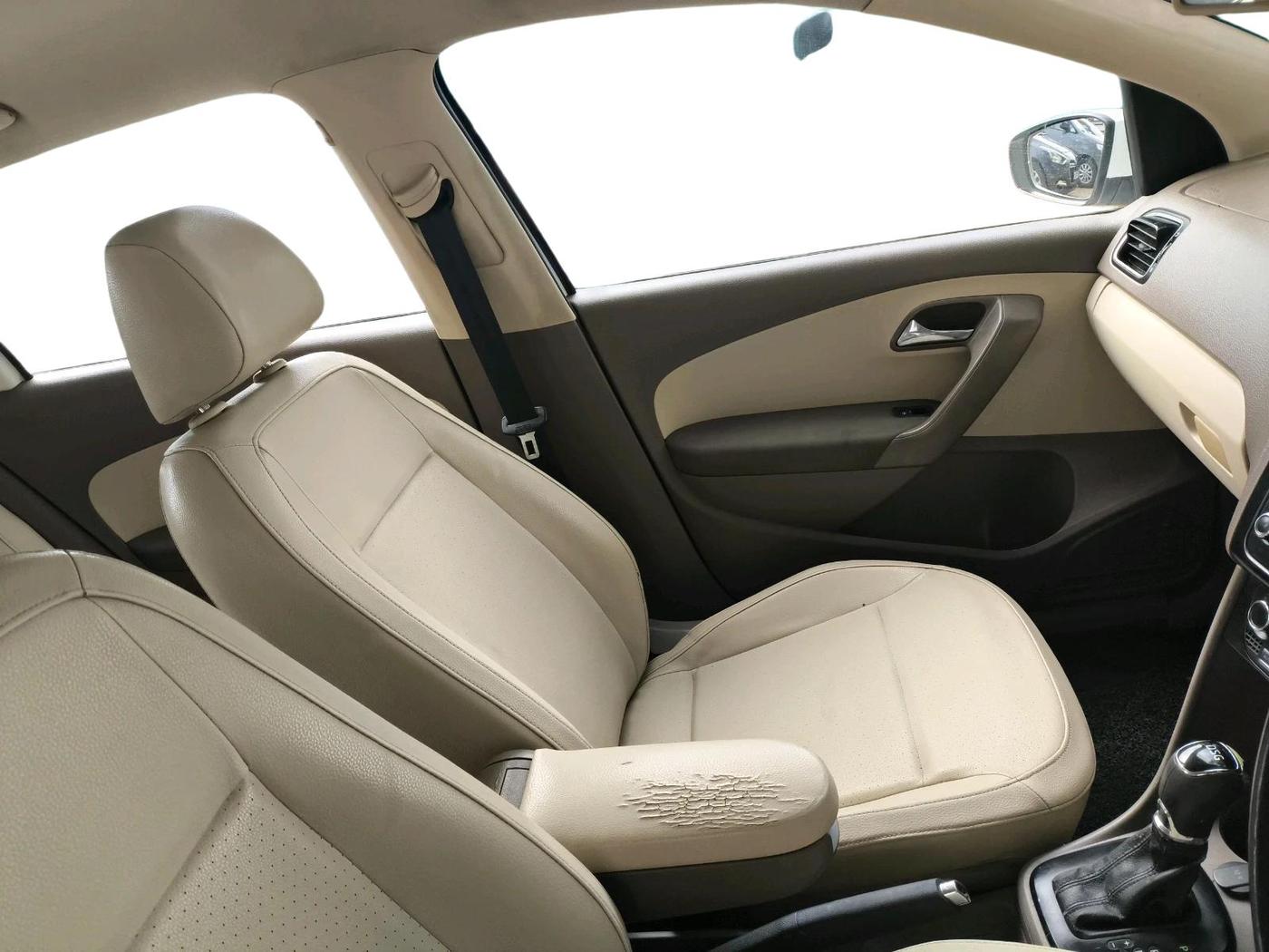 2016 Skoda Rapid STYLE 1.5 TDI AT, Diesel, Automatic, 87,341 km, interior