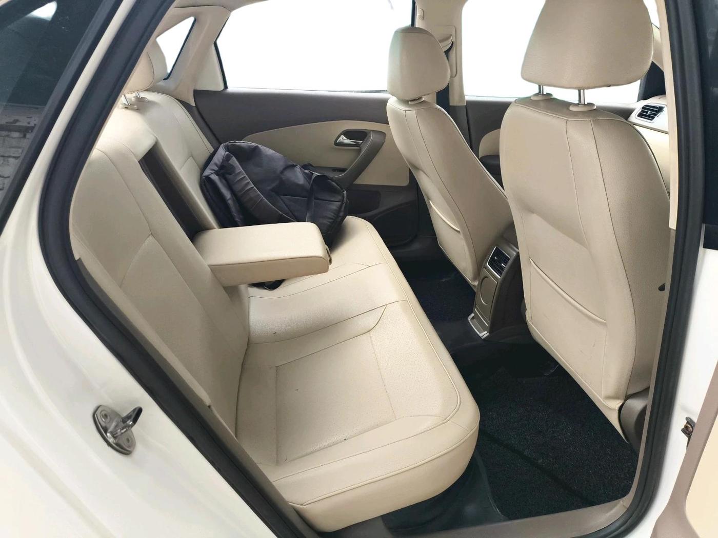 2016 Skoda Rapid STYLE 1.5 TDI AT, Diesel, Automatic, 87,341 km, interior