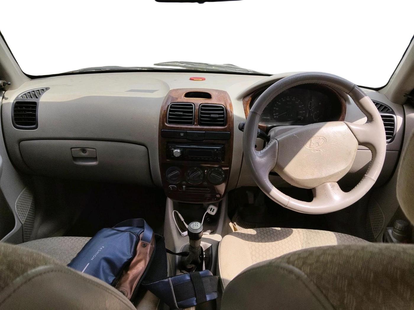 2013 Hyundai Accent GLE, CNG, Manual, 96,258 km, interior