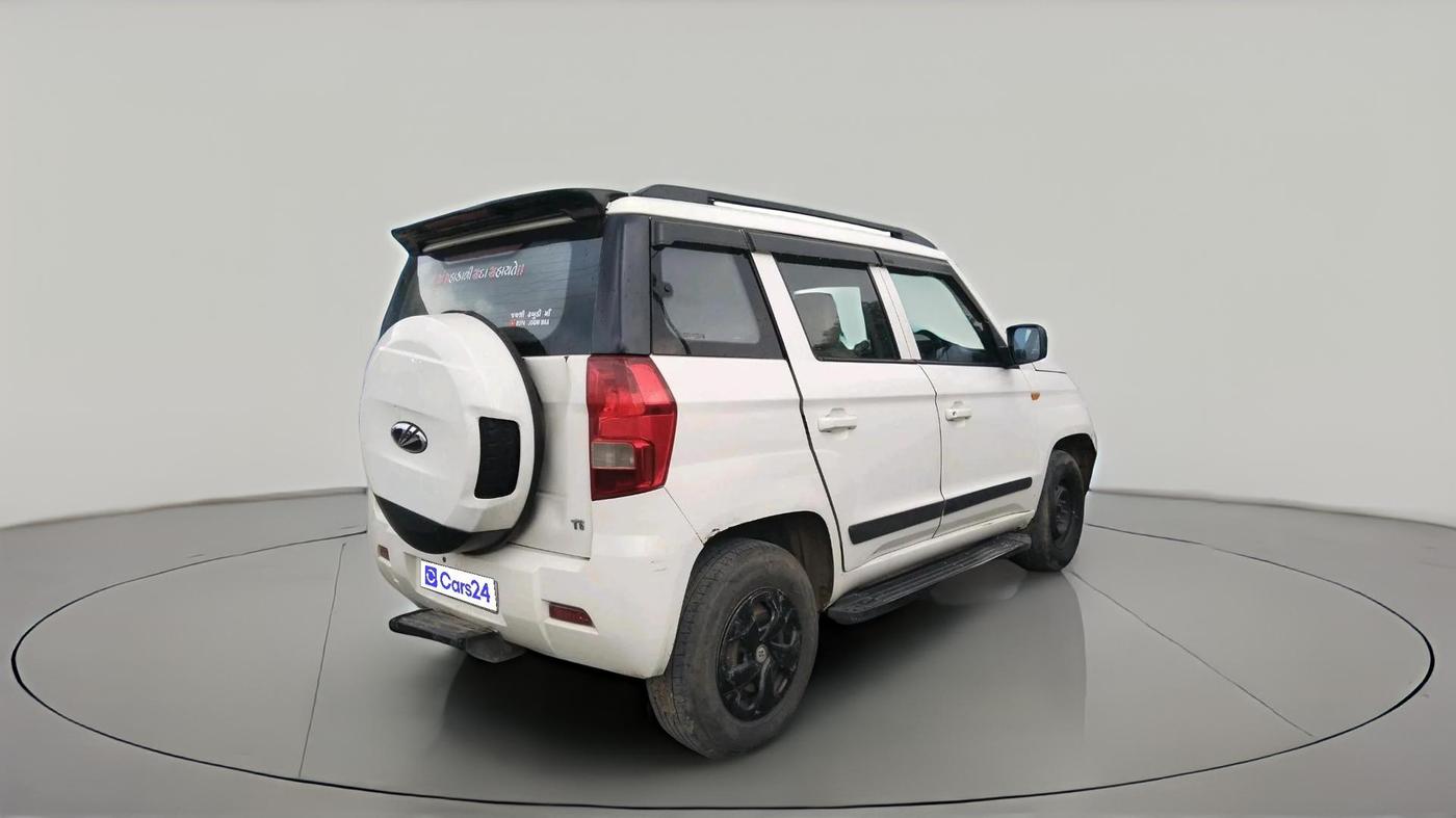 2016 Mahindra TUV300 T6 PLUS, Diesel, Manual, 1,30,511 km, exterior
