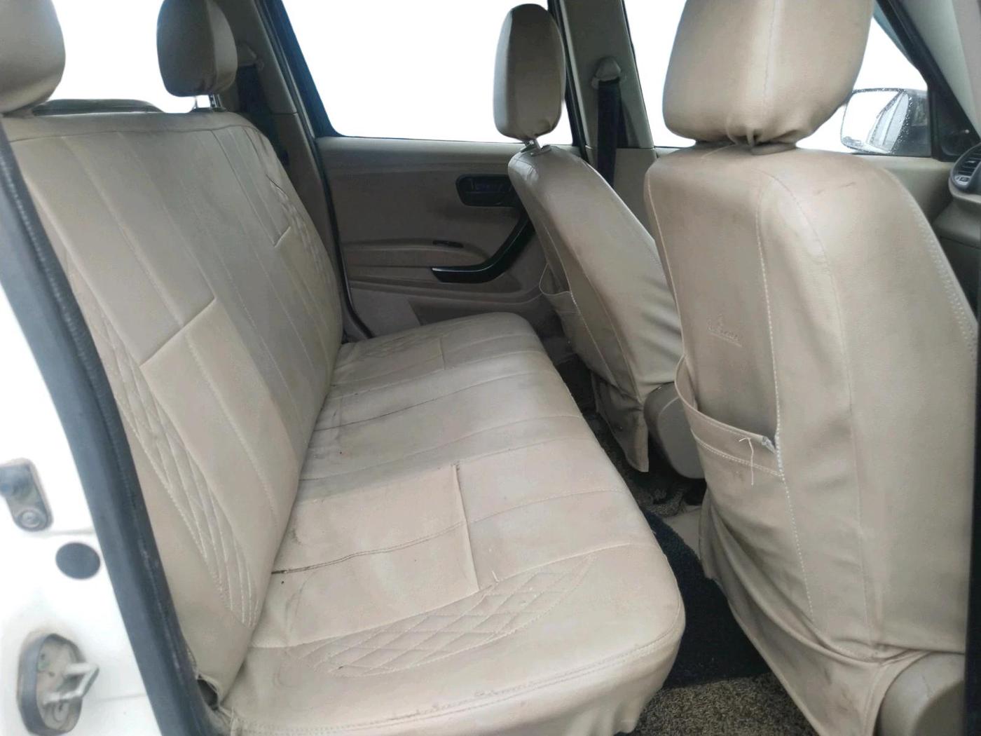 2016 Mahindra TUV300 T6 PLUS, Diesel, Manual, 1,30,511 km, interior