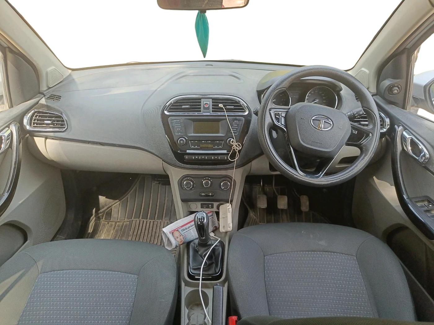 2018 Tata Tiago XZ PETROL, Petrol, Manual, 44,365 km, interior