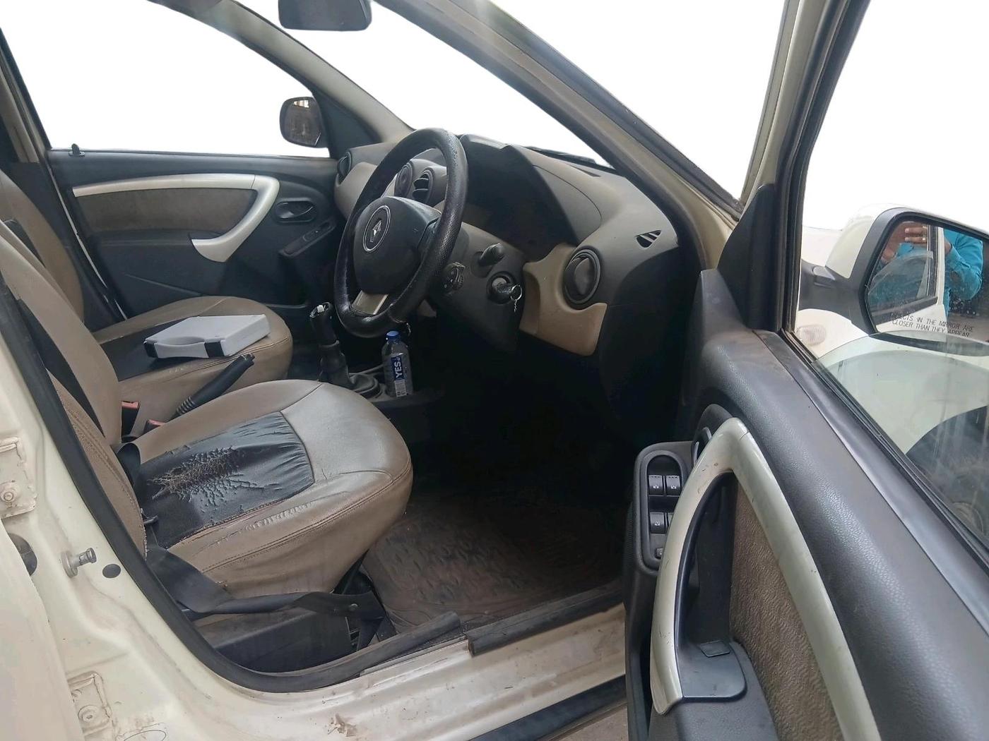 2013 Renault Duster 85 PS RXL DIESEL, Diesel, Manual, 1,14,153 km, interior