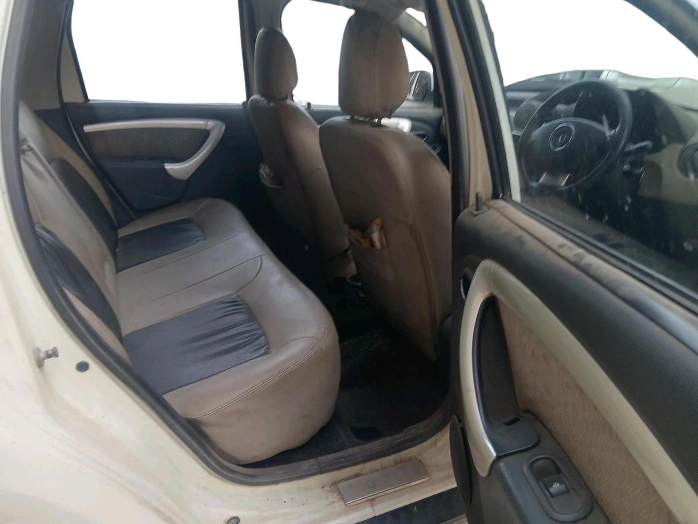 2013 Renault Duster 85 PS RXL DIESEL, Diesel, Manual, 1,14,153 km, interior