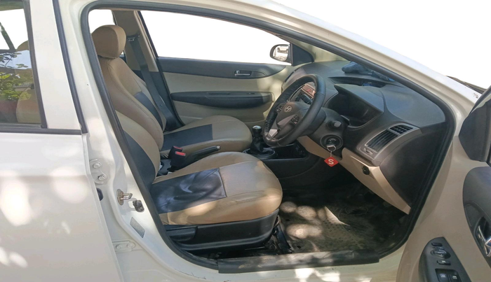 2013 Hyundai i20 SPORTZ 1.2, CNG, Manual, 78,682 km, interior