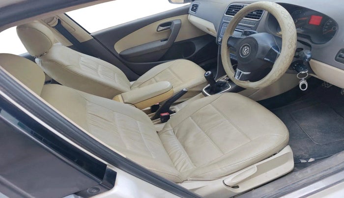 2011 Volkswagen Vento HIGHLINE 1.6 MPI, CNG, Manual, 1,00,570 km, interior