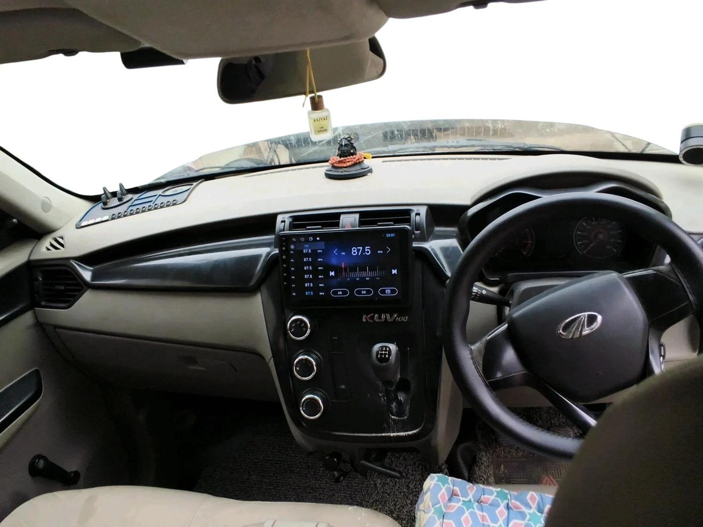 2017 Mahindra Kuv100 K2 6 STR, CNG, Manual, 1,32,584 km, interior