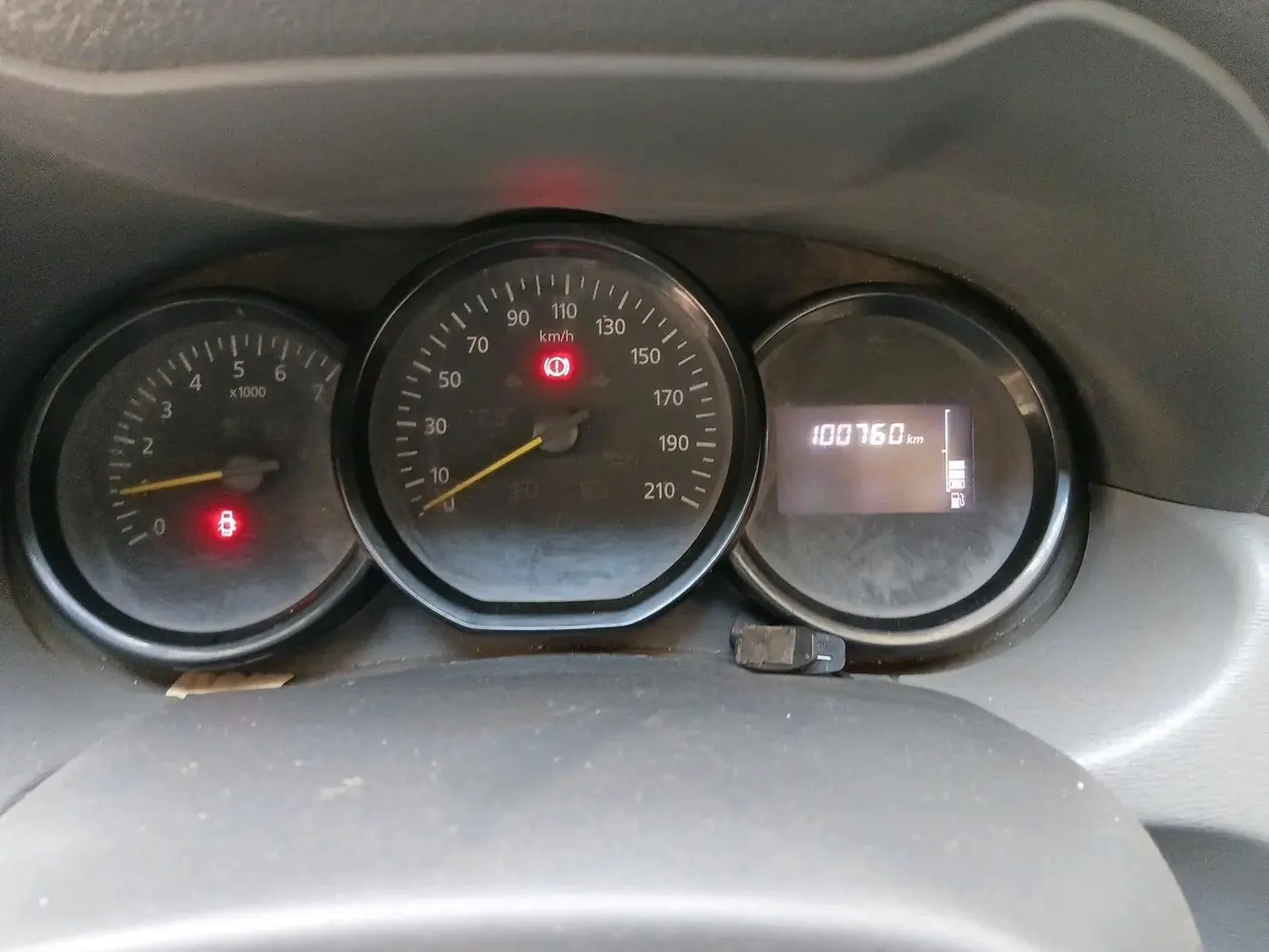 2015 Renault Duster 85 PS RXE DIESEL, Diesel, Manual, 1,00,760 km, interior