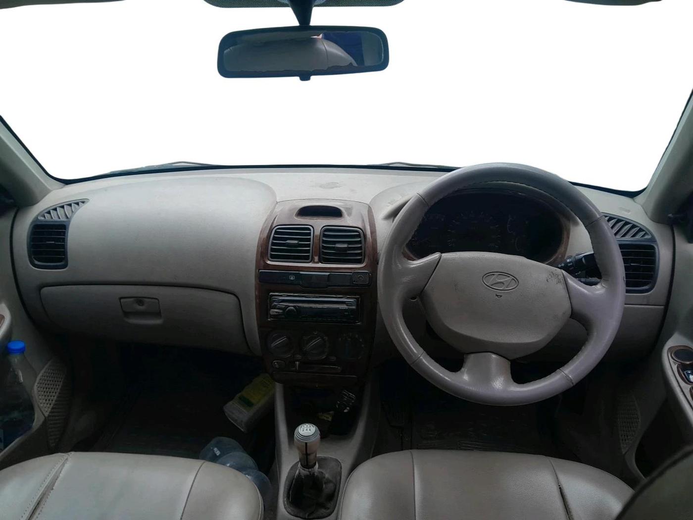 2011 Hyundai Accent GLE, CNG, Manual, 1,06,302 km, interior