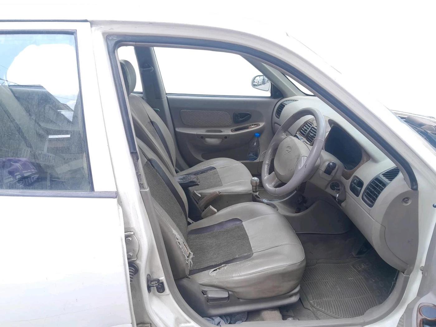 2011 Hyundai Accent GLE, CNG, Manual, 1,06,302 km, interior
