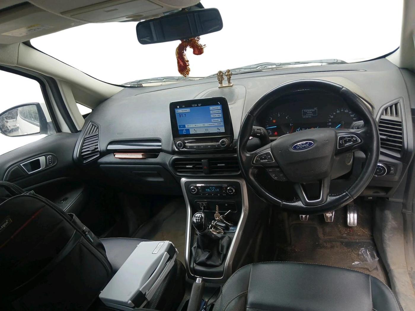 2018 Ford Ecosport TITANIUM + 1.5L DIESEL, Diesel, Manual, 1,25,110 km, interior
