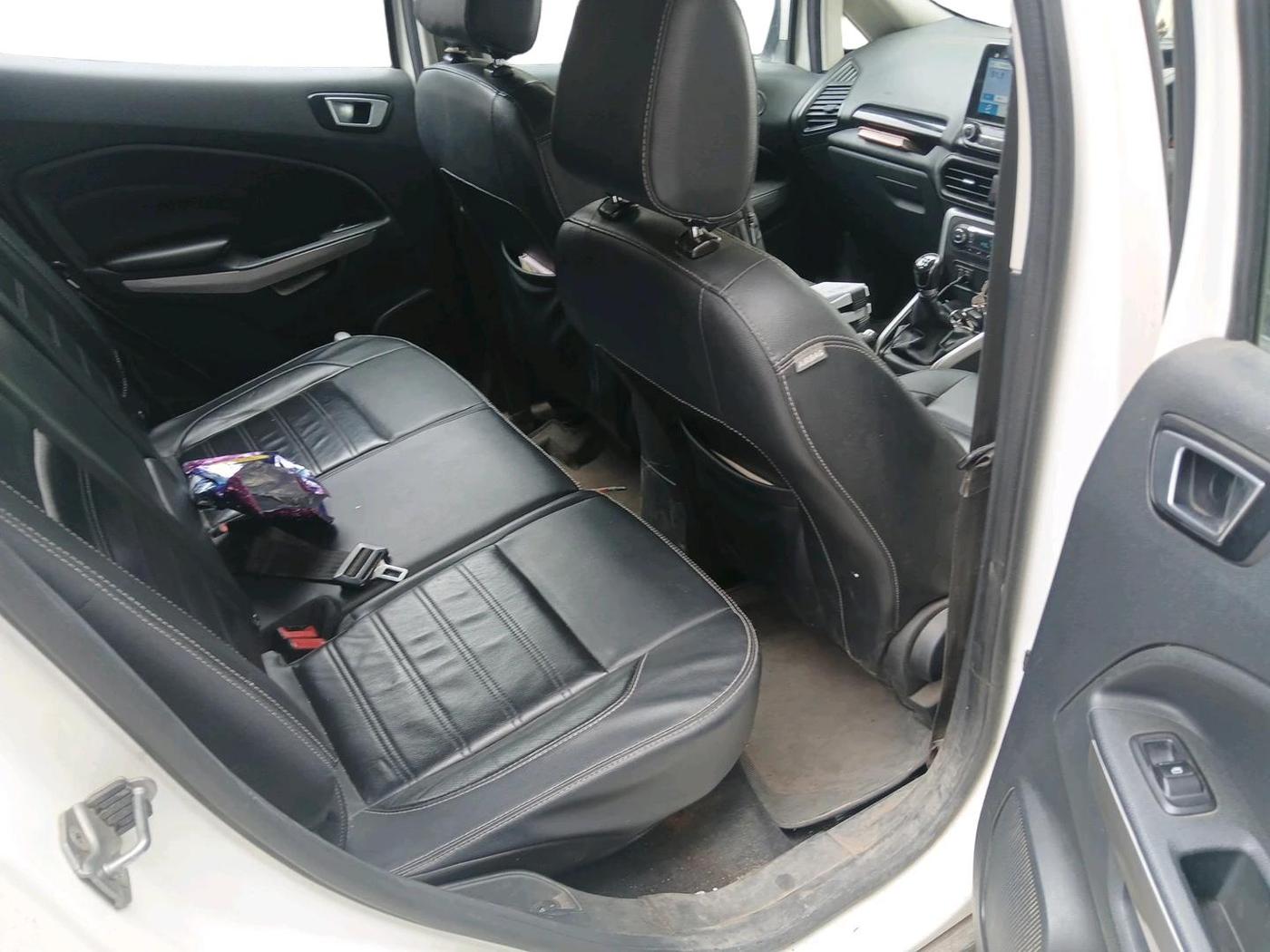 2018 Ford Ecosport TITANIUM + 1.5L DIESEL, Diesel, Manual, 1,25,110 km, interior