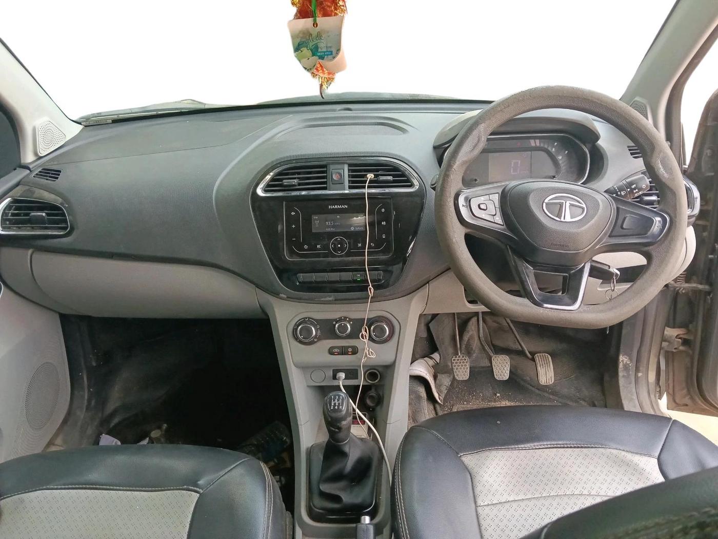 2022 Tata Tiago XT CNG, CNG, Manual, 1,15,079 km, interior
